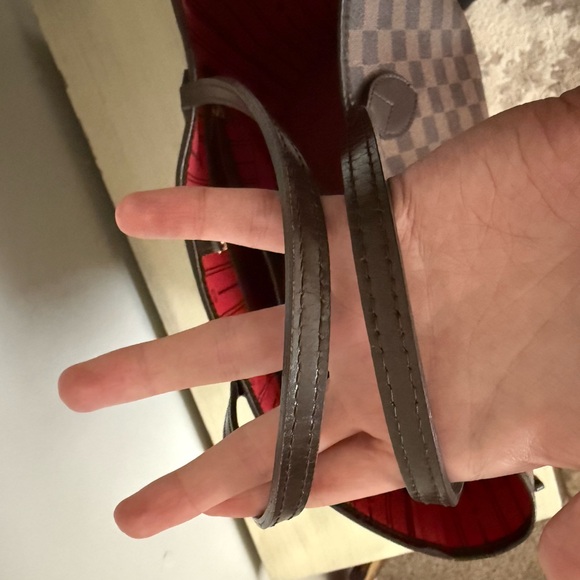 Louis Vuitton Brown Checkered Tote with Red Interior - Picture 7 of 8